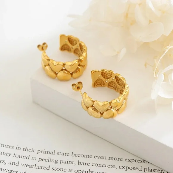 18K Gold Plated Love Heart Hoop Earrings*Everyday Hoops*ML - Picture 2 of 6